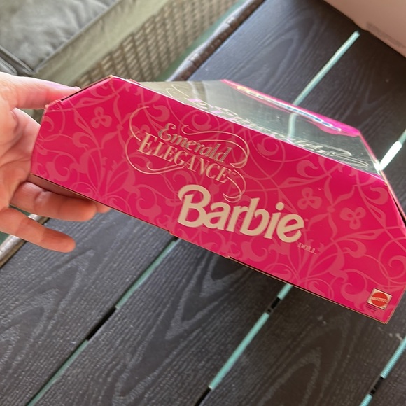NRFB Toys R Us Emerald Elegance Barbie Doll. - Picture 12 of 14